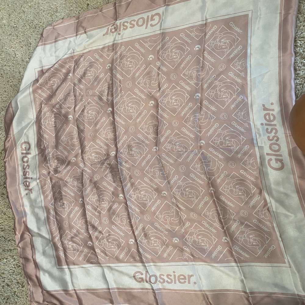 Glossier scarf
